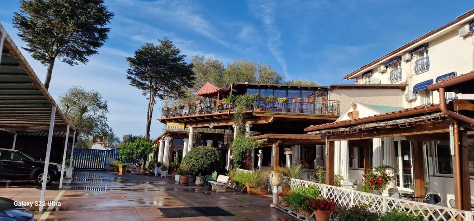 Hotel Chopin Фиумичино Екстериор снимка