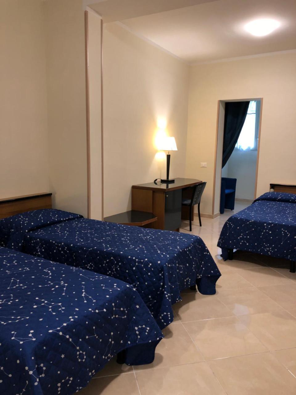 Hotel Chopin Фиумичино Екстериор снимка