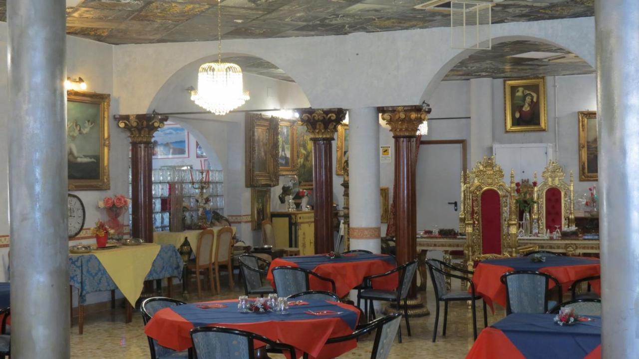Hotel Chopin Фиумичино Екстериор снимка