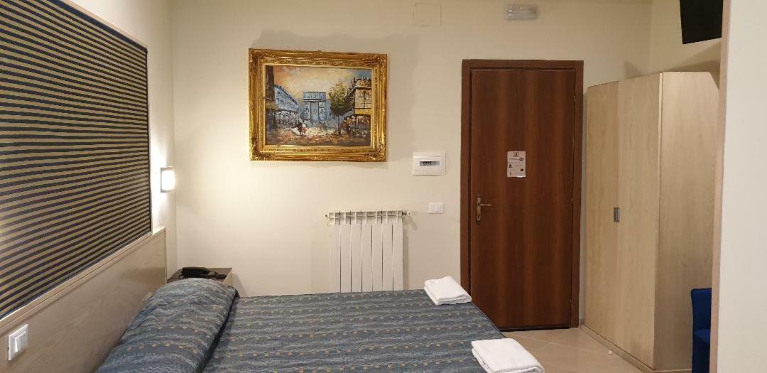 Hotel Chopin Фиумичино Екстериор снимка